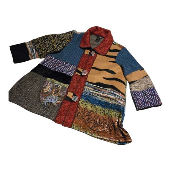 Ali Miles Red and Black Textured Coat - Picture 6 of 7